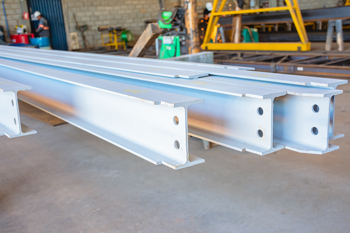 Estrutura metálica protegida contra corrosão para maior durabilidade